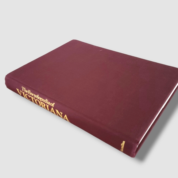 The Encyclopedia of Victoriana, a Book by Rainbird Reference Books, London 1975 - Picture 8 of 8